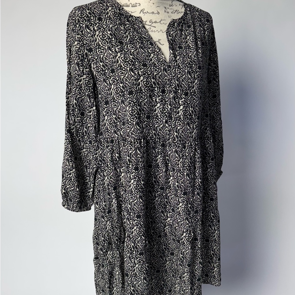 Banana Republic Black and White V-Neck Sundress